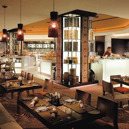 Shangri-La Surabaya Exterior foto