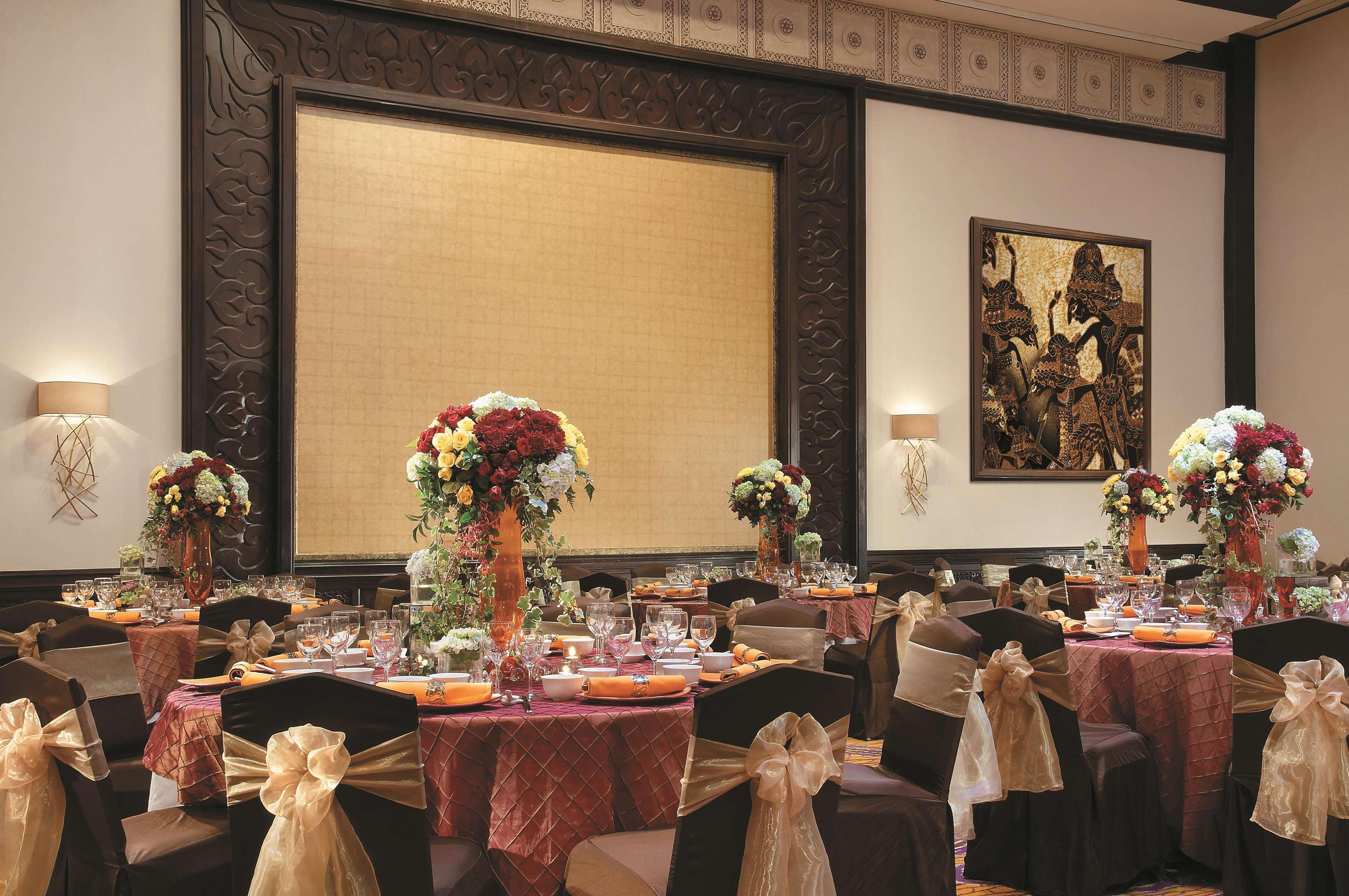 Shangri-La Surabaya Exterior foto