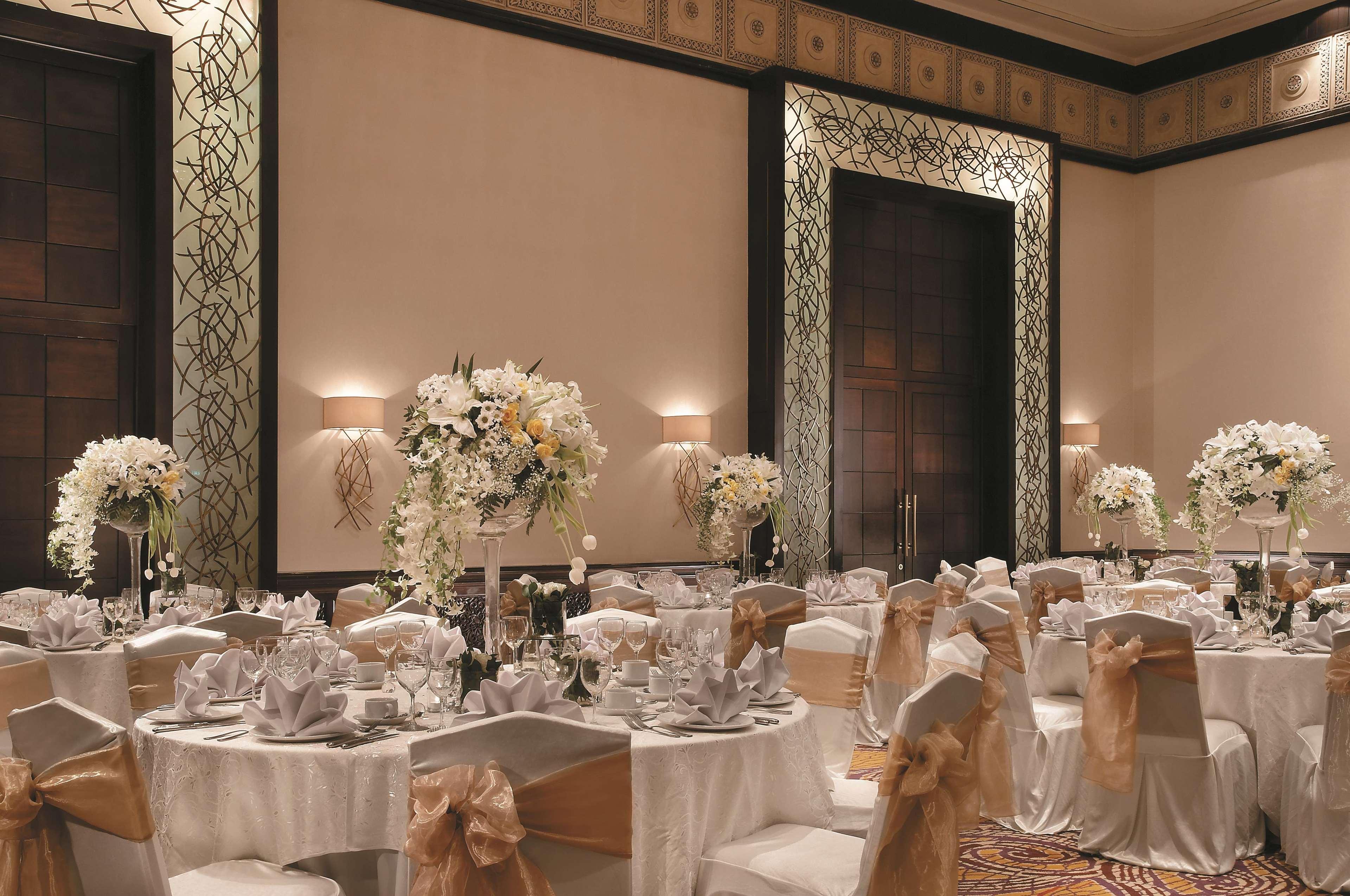 Shangri-La Surabaya Exterior foto