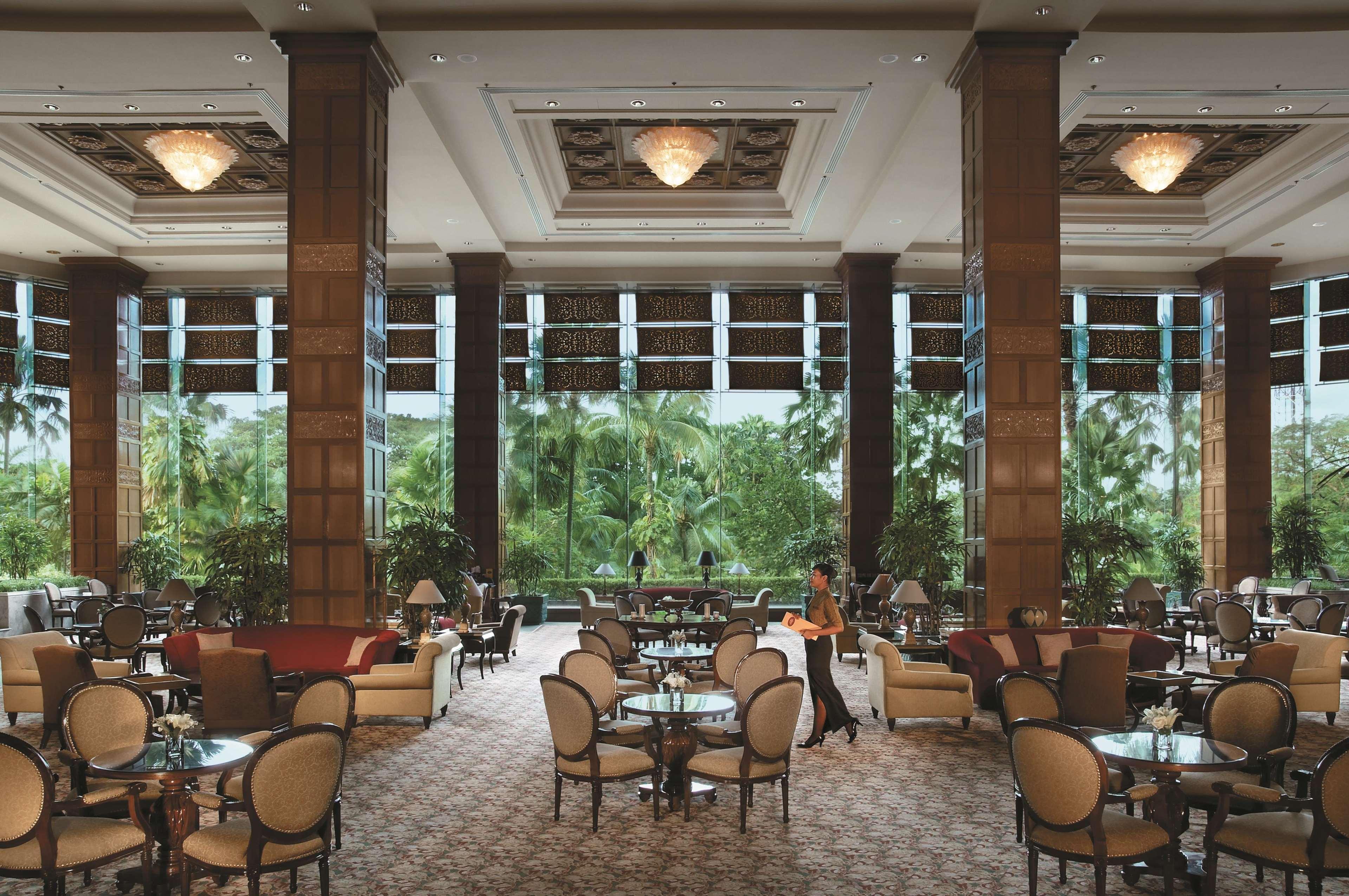 Shangri-La Surabaya Exterior foto