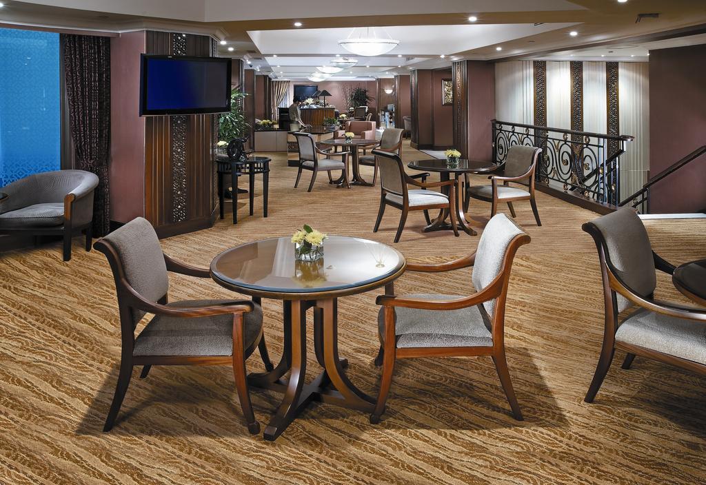 Shangri-La Surabaya Quarto foto